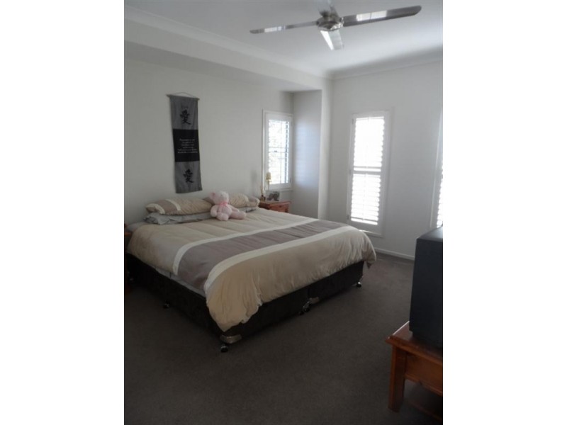 35 CYPRESS Street, Redland Bay QLD 4165