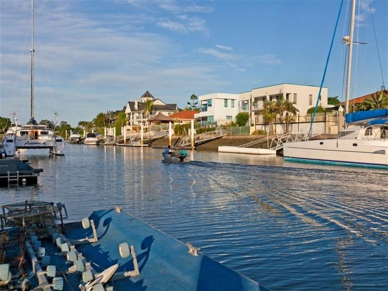 12 Mainsail Street, Birkdale QLD 4159