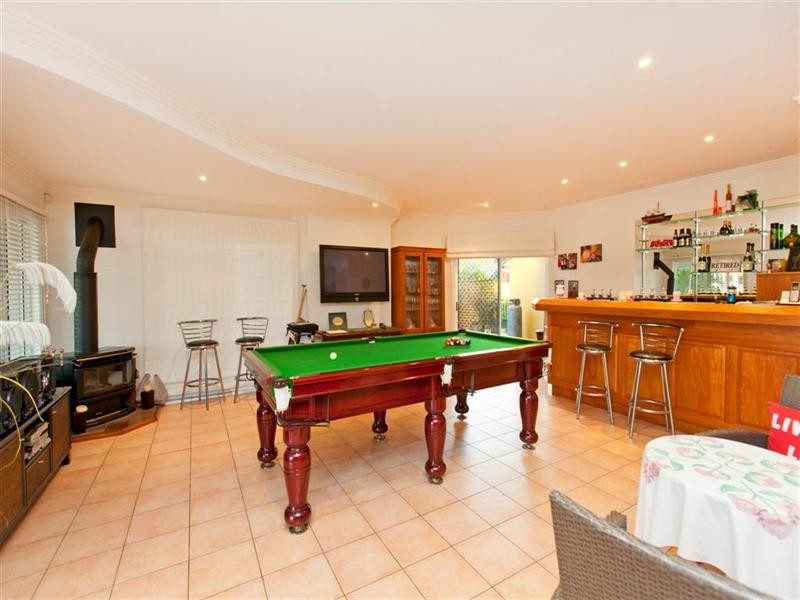 12 Mainsail Street, Birkdale QLD 4159