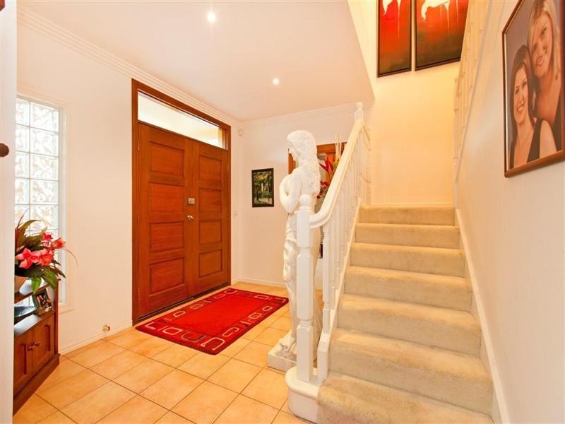 12 Mainsail Street, Birkdale QLD 4159