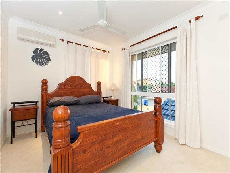 12 Mainsail Street, Birkdale QLD 4159