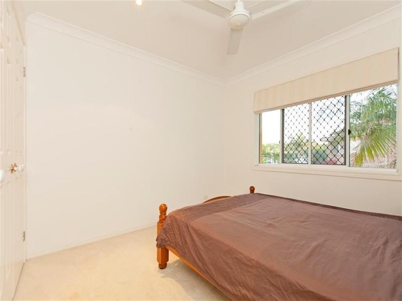 12 Mainsail Street, Birkdale QLD 4159