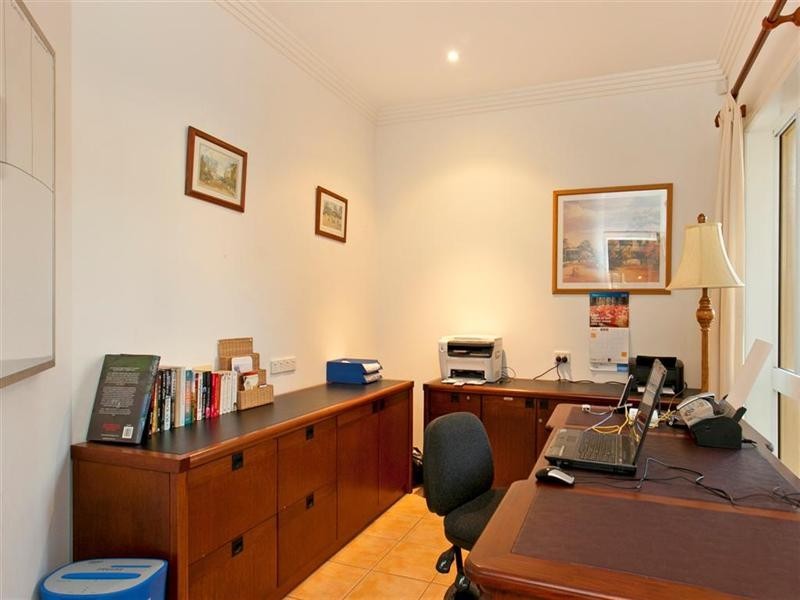 12 Mainsail Street, Birkdale QLD 4159