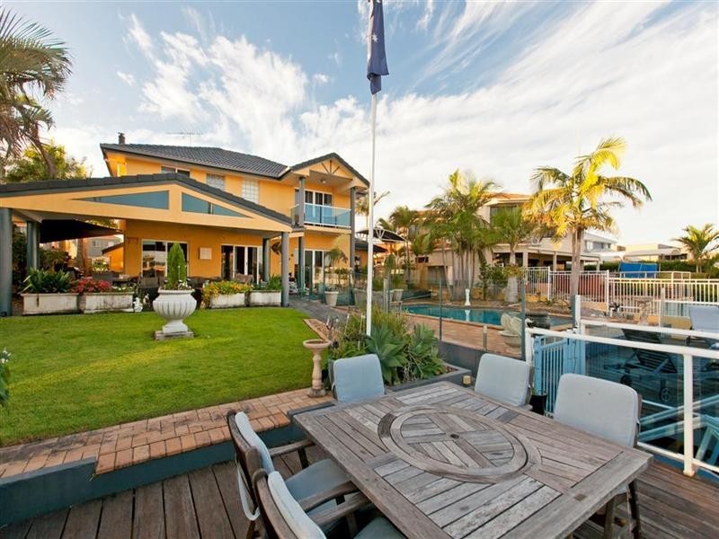 12 Mainsail Street, Birkdale QLD 4159