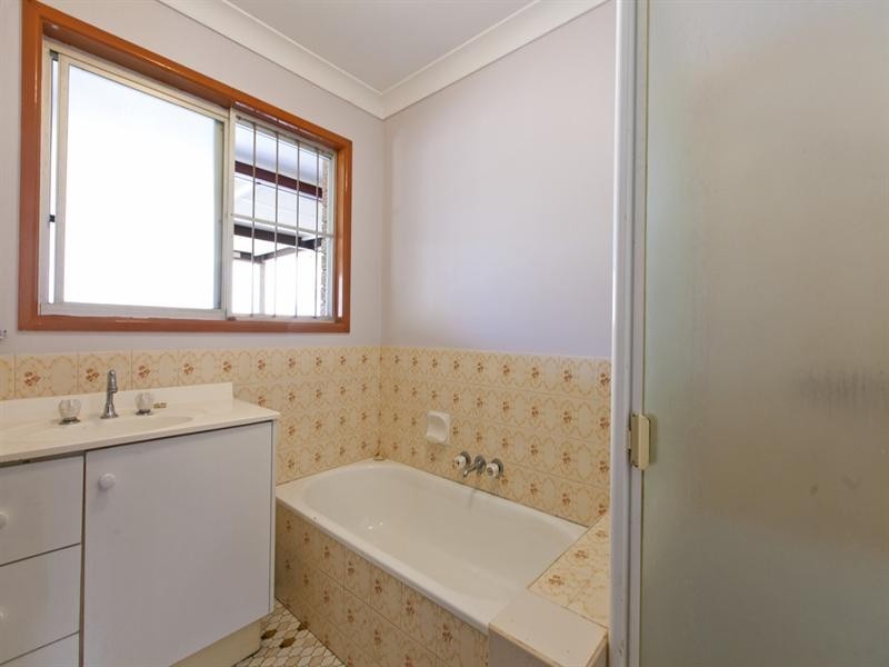 11 Ostend Court, Cleveland QLD 4163