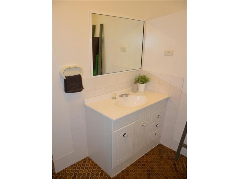 15 Parakeet Street, Birkdale QLD 4159