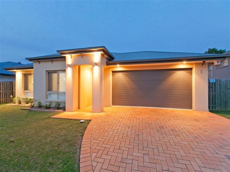 9 Red Gum Crescent, Wakerley QLD 4154
