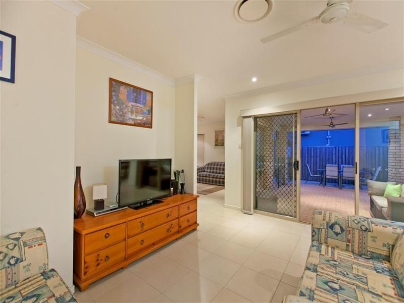 9 Red Gum Crescent, Wakerley QLD 4154