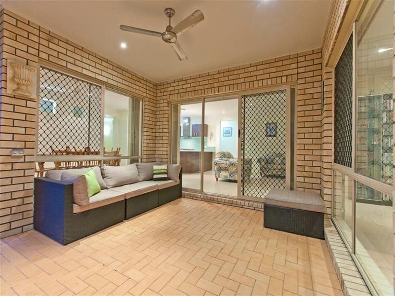 9 Red Gum Crescent, Wakerley QLD 4154