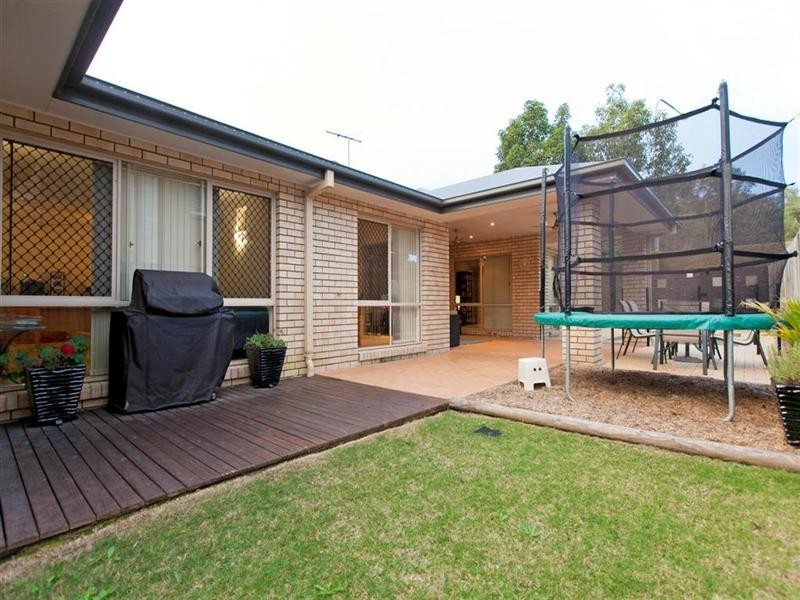 9 Red Gum Crescent, Wakerley QLD 4154