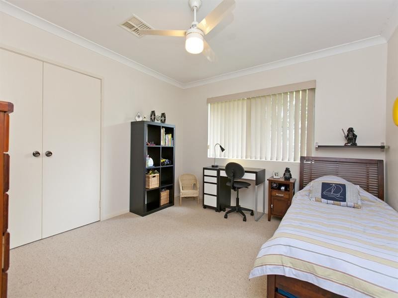 30 Whitehall Avenue, Birkdale QLD 4159