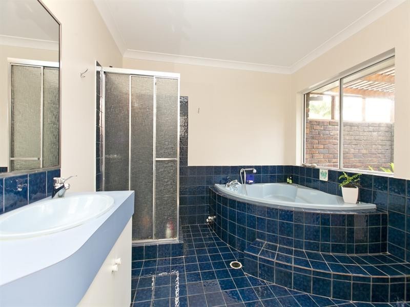 30 Whitehall Avenue, Birkdale QLD 4159