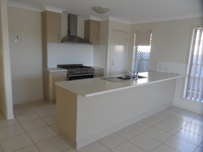 10 DUNNART Street, Victoria Point QLD 4165