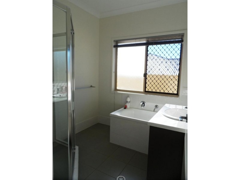 17 MYRA Street, Birkdale QLD 4159