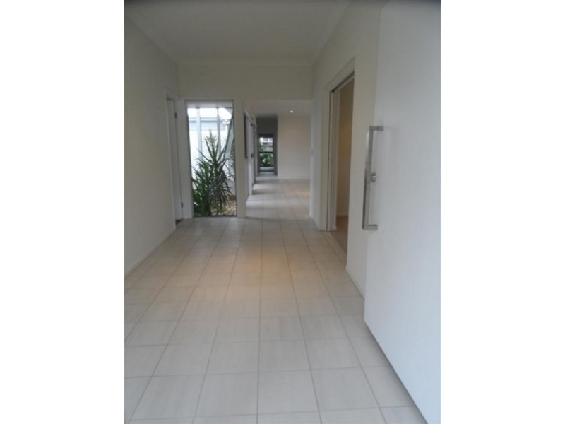 19 MARGARET Crescent, Wakerley QLD 4154