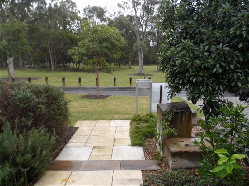 19 MARGARET Crescent, Wakerley QLD 4154