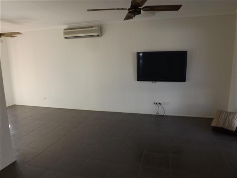 100 VALANTINE Road, Birkdale QLD 4159