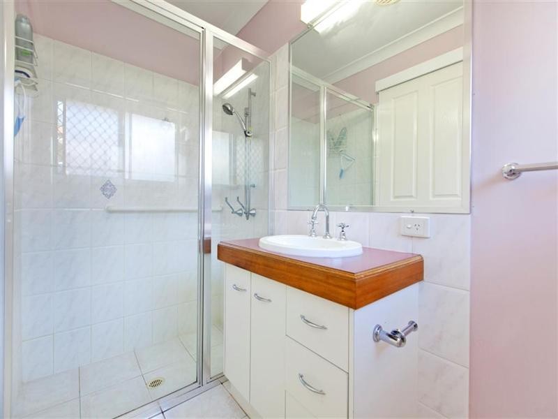 5 Bauhinia Street, Birkdale QLD 4159