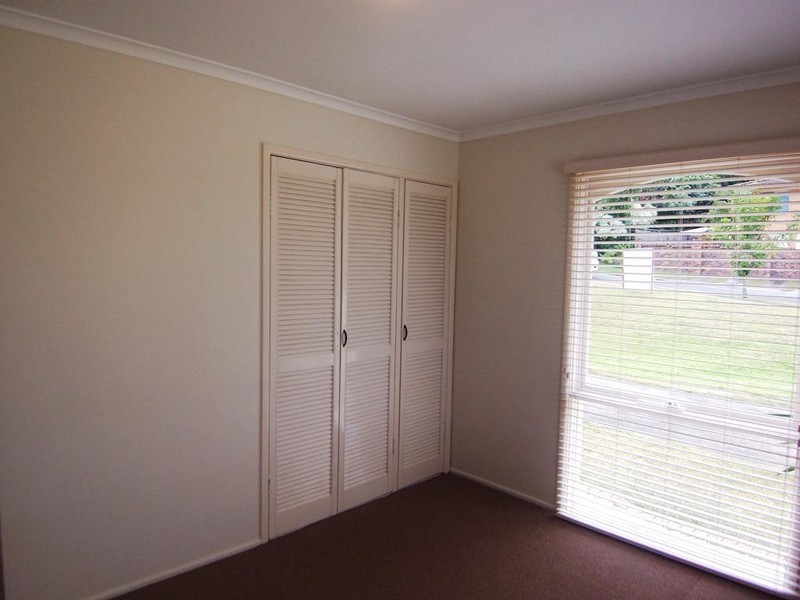 6 Hilarie Avenue, Springwood QLD 4127