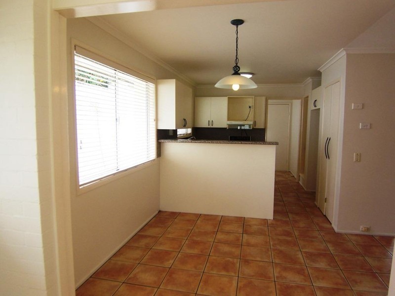 6 Hilarie Avenue, Springwood QLD 4127