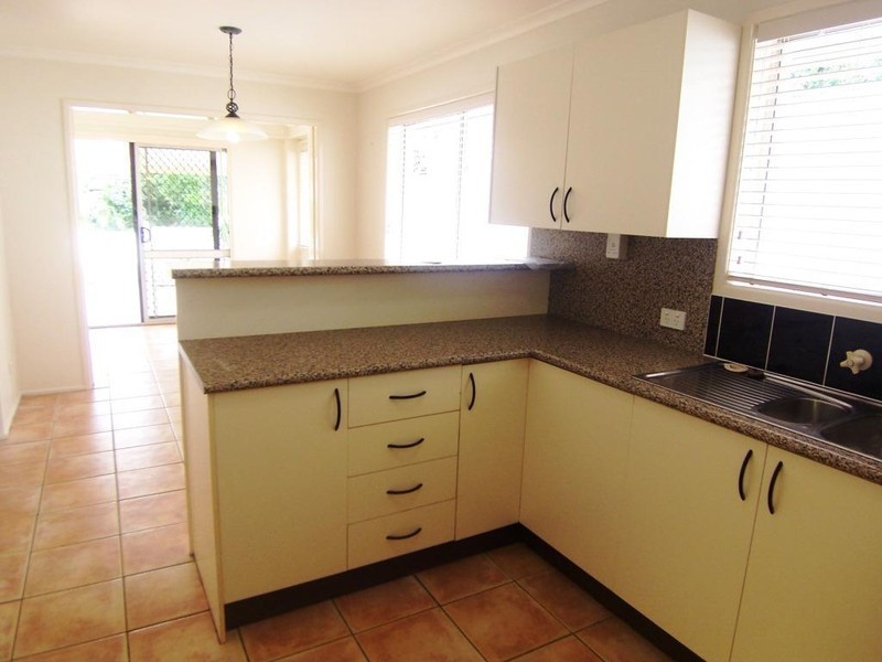 6 Hilarie Avenue, Springwood QLD 4127