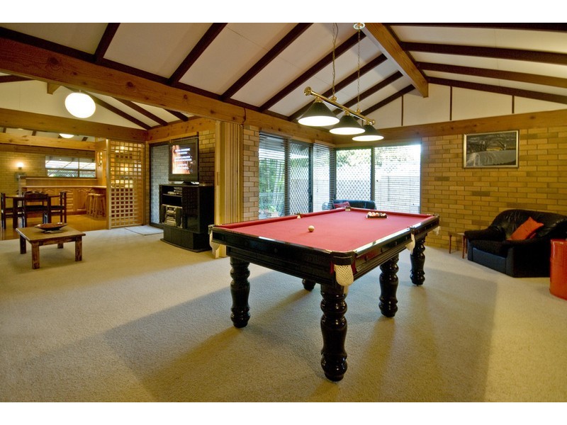 84 Dennis Road, Springwood QLD 4127