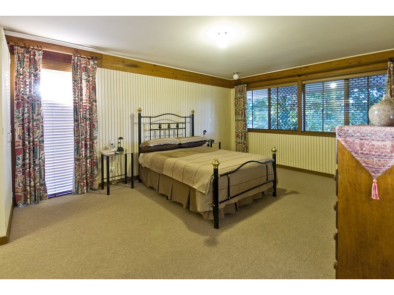 84 Dennis Road, Springwood QLD 4127