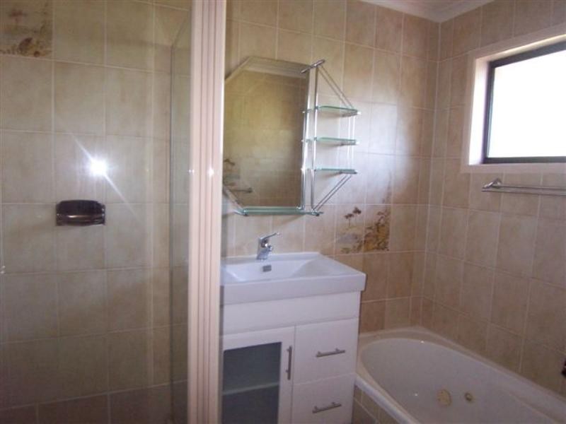 64 Coleman Crescent, Springwood QLD 4127