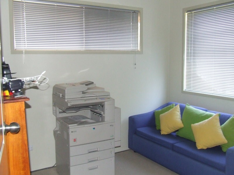 68 Brentwood Drive, Daisy Hill QLD 4127