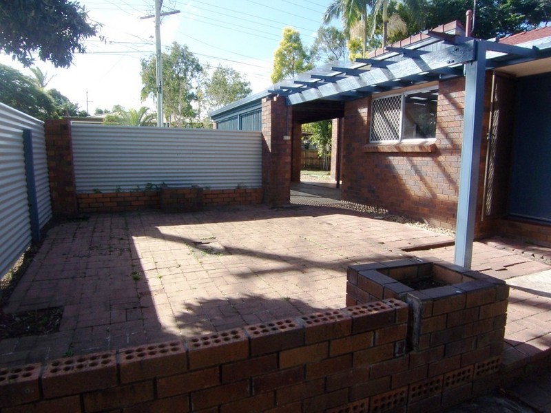 21 Village Drive, Daisy Hill QLD 4127