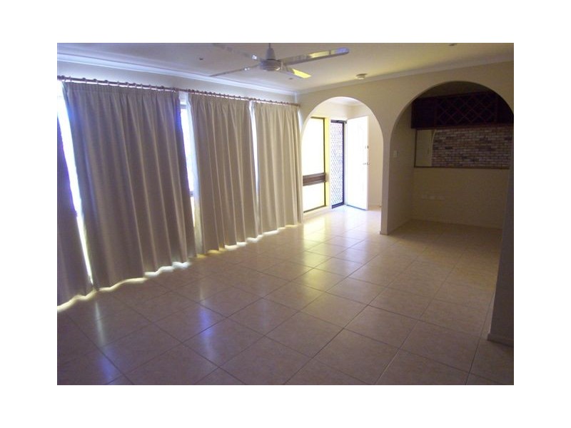30 Village Drive, Daisy Hill QLD 4127