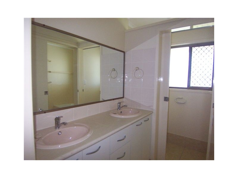 30 Village Drive, Daisy Hill QLD 4127