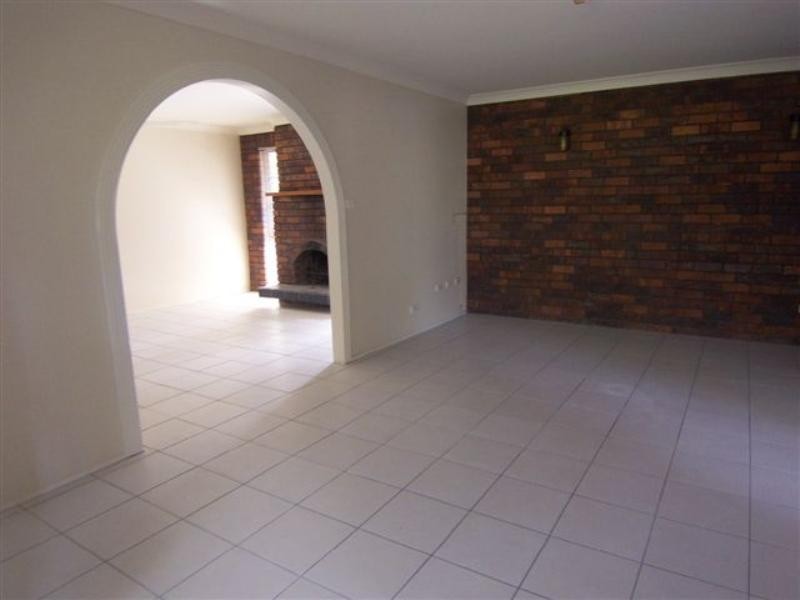 7 Elwyn Court, Springwood QLD 4127