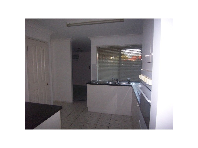 4 Kleber Place, Meadowbrook QLD 4131