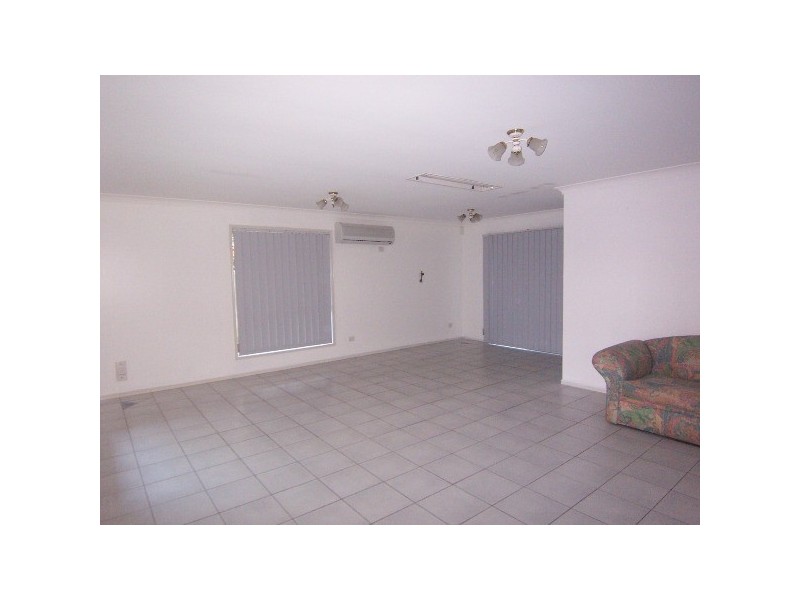 4 Kleber Place, Meadowbrook QLD 4131