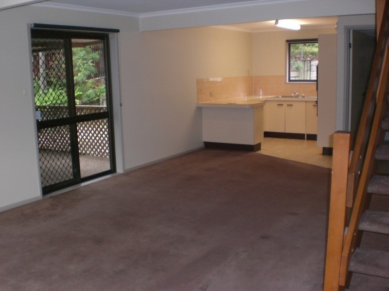 10/4 Amie Court, Springwood QLD 4127