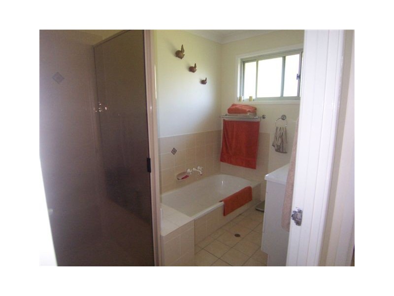 20 Drake Road, Springwood QLD 4127