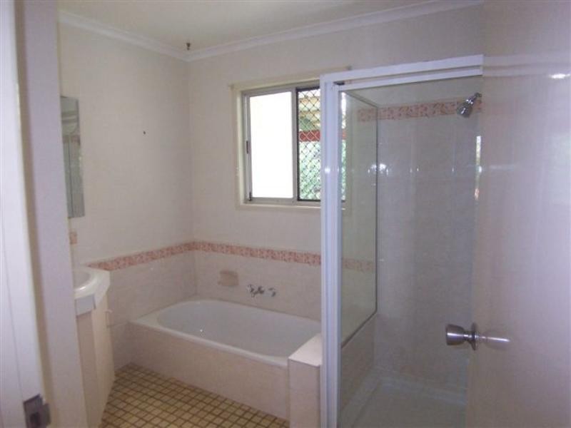 52 Van Dieman Crescent, Springwood QLD 4127