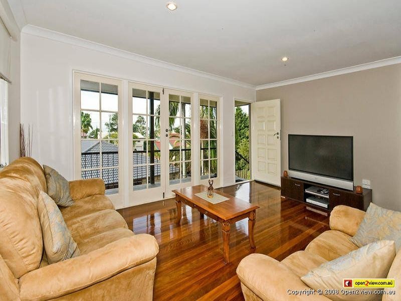 11 Holyoake Drive, Daisy Hill QLD 4127