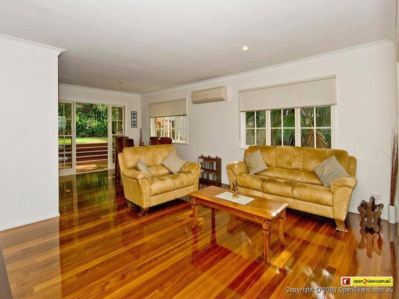 11 Holyoake Drive, Daisy Hill QLD 4127