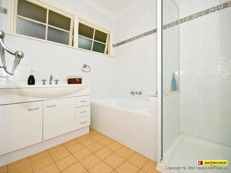 11 Holyoake Drive, Daisy Hill QLD 4127