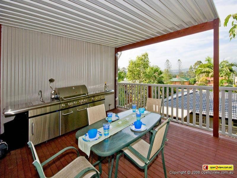 11 Holyoake Drive, Daisy Hill QLD 4127