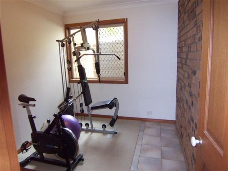 42 Trevallyan Drive, Daisy Hill QLD 4127