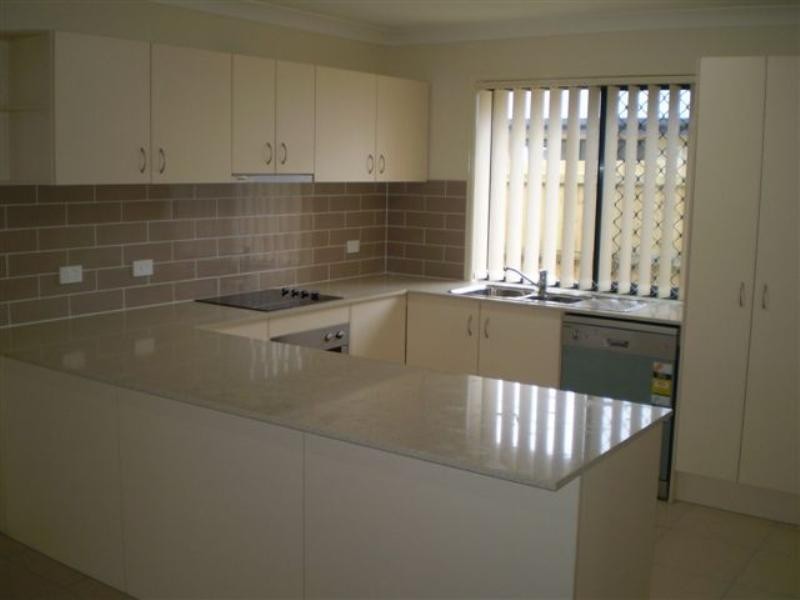 72 John Markwell Parade, Daisy Hill QLD 4127