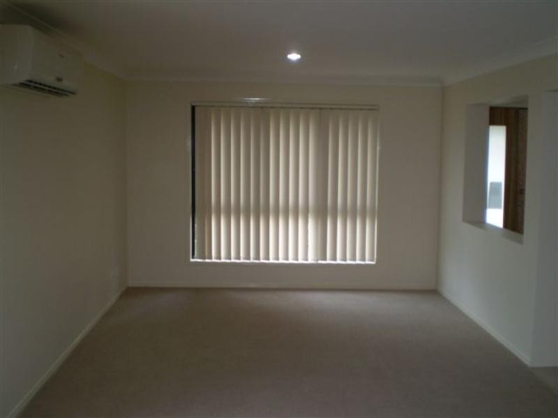 72 John Markwell Parade, Daisy Hill QLD 4127