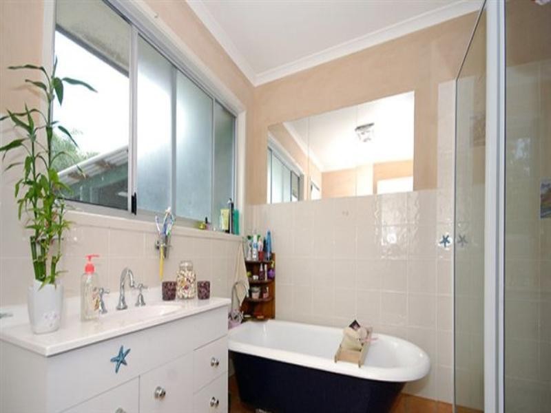 17 Eloise Avenue, Springwood QLD 4127