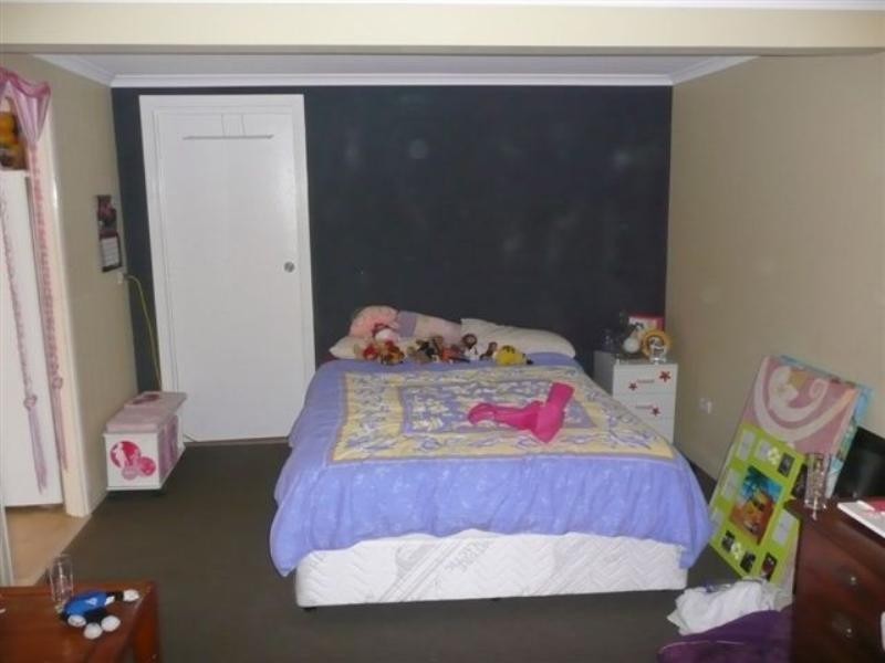 17 Eloise Avenue, Springwood QLD 4127