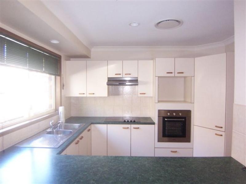 10 Jewel Court, Regents Park QLD 4118