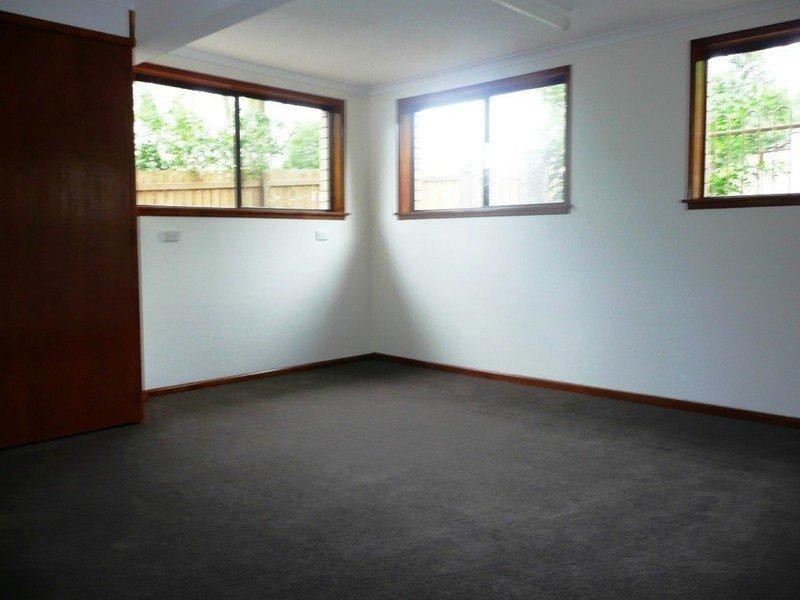 12 Frobisher Street, Springwood QLD 4127