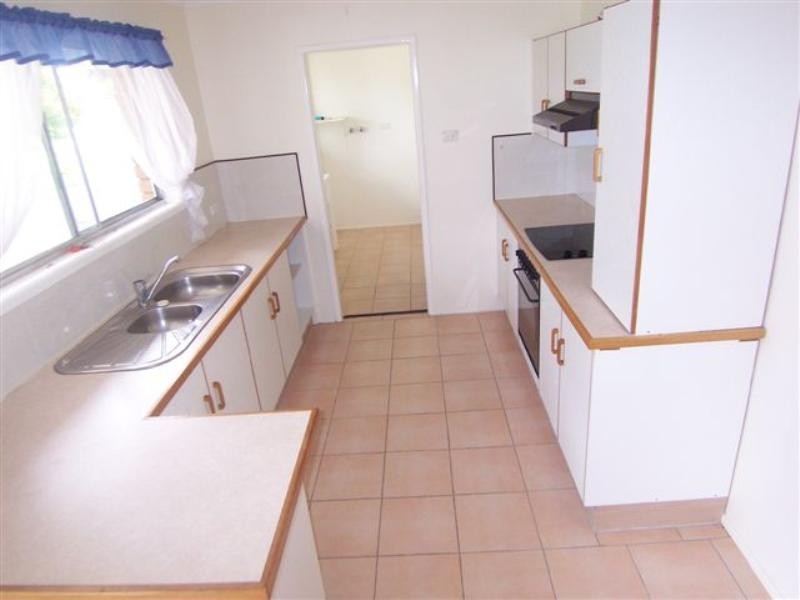 4 Walbrook Avenue, Springwood QLD 4127